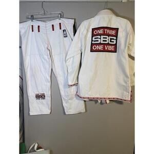 SBG ONE TRIBE ONE VIBE BJJ GI Size A3 White Top & Bottom + 3 Belts